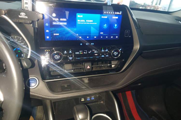 Used Toyota Highlander 2022 Dual-Engine 2.5L Four-Wheel Drive Prestige Version 7 Seats
