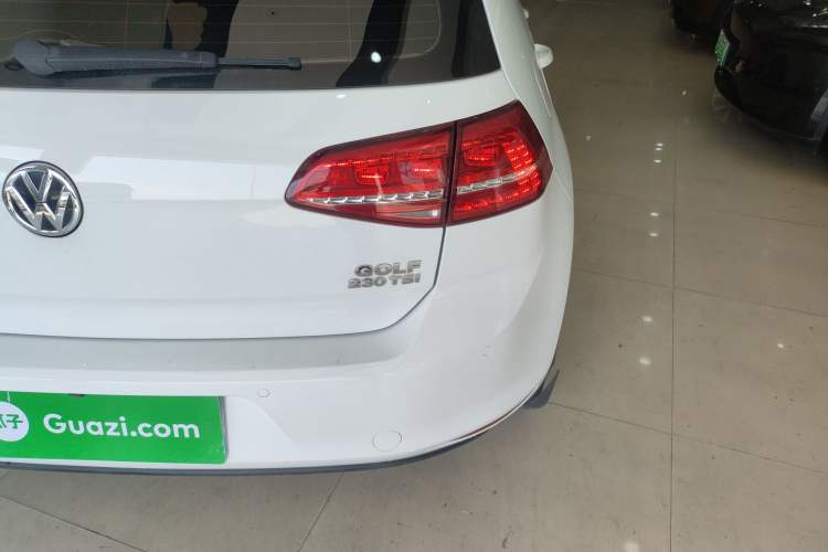 Used Volkswagen Golf 2016 230TSI Automatic Luxury Version

