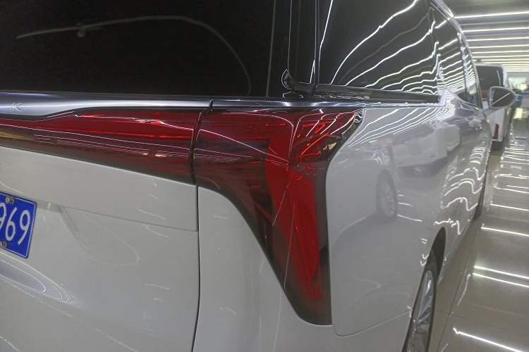 Used Buick Century 2023 2.0T Six-Seater Yinshi Edition
