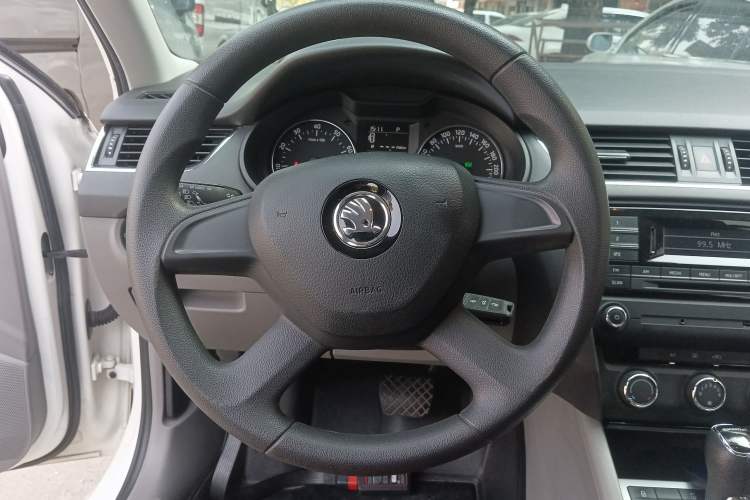 Used Skoda Octavia 2015 1.6L Automatic Yijie Edition
