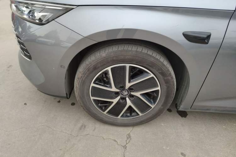 Used BYD Qin L 2025 DM-i Smart Drive 120KM Superior Model
