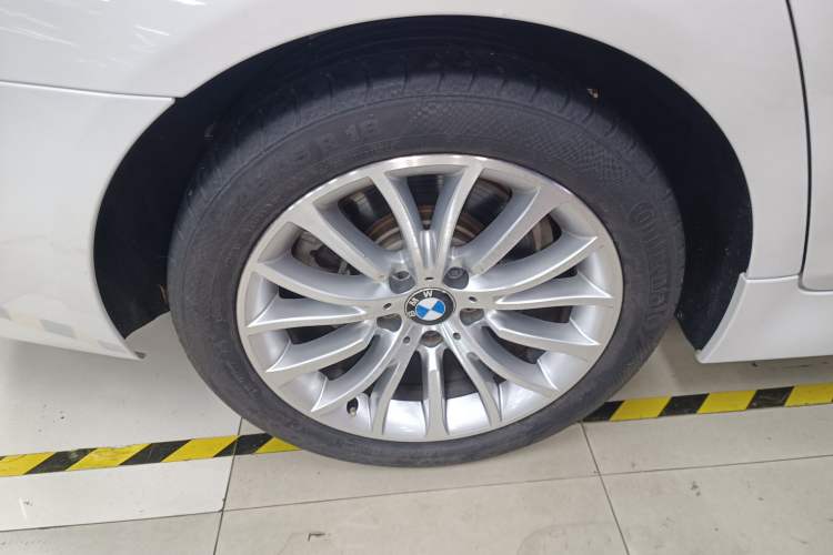 Used BMW 5 Series 2014 525Li Luxury Design Package
