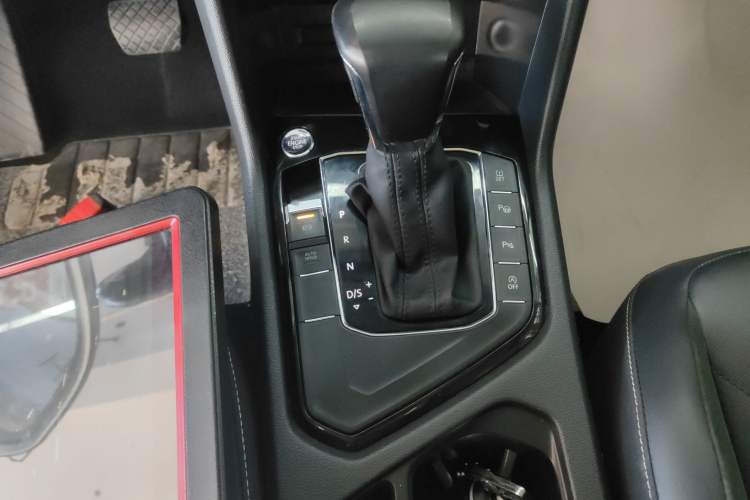 Used Volkswagen Tiguan L 2019 330TSI Automatic Two-Wheel Drive Smart Luxury Version China VI Standard