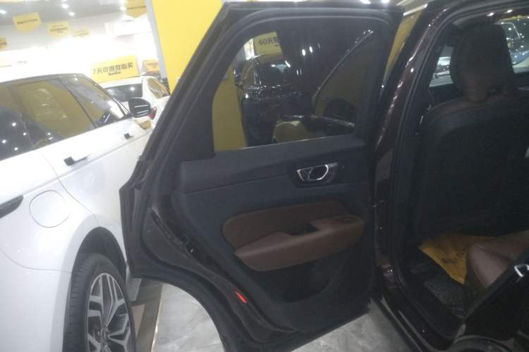 Used Volvo XC60 2019 T5 4x4 Smart Edition China V Standard
