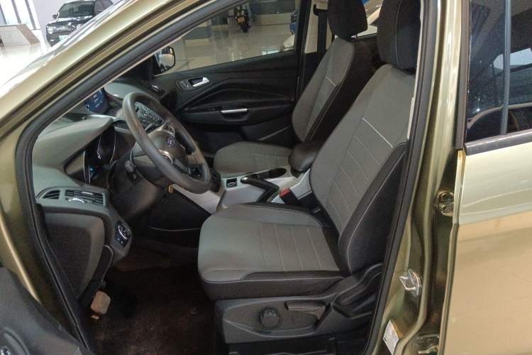 Used Ford Kuga 2013 1.6L GTDi Two-Wheel-Drive Comfort Model
