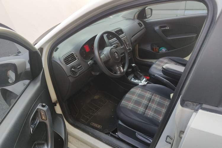 Used Volkswagen Polo 2013 1.4L Automatic Comfort Edition