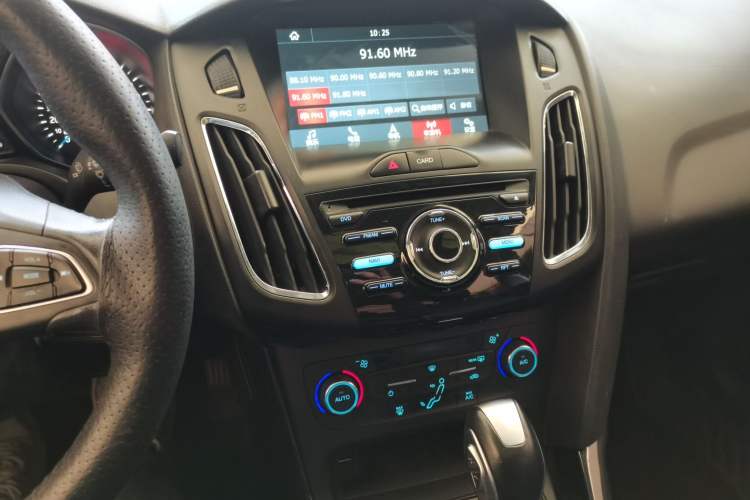 Used Ford Focus 2017 Sedan 1.6L Automatic Fashion Edition Smart Drive Version
