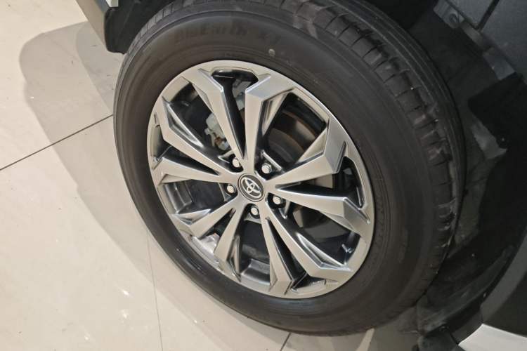 Used Toyota RAV4 2023 2.0L CVT Two-Wheel Drive Fashion Plus Edition
