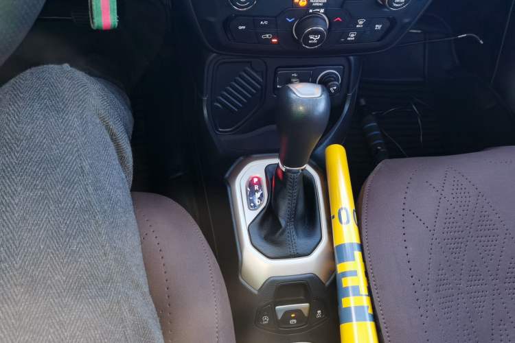 Used  Renegade 2018 Connected Large Screen Version 180T Automatic High-Energy Edition