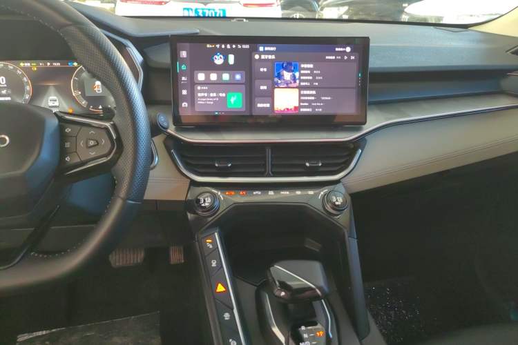 Used Lynk & Co 06 2023 Remix 1.5T Shero
