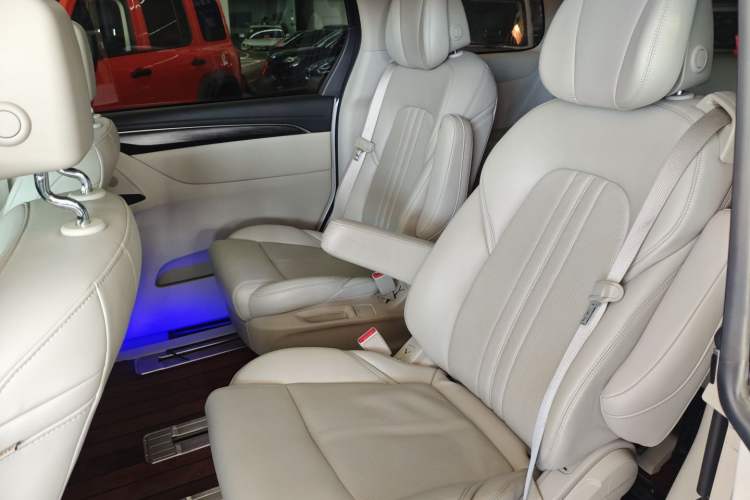 Used Buick GL8 2020 ES Land Cruiser 653T Comfort Edition
