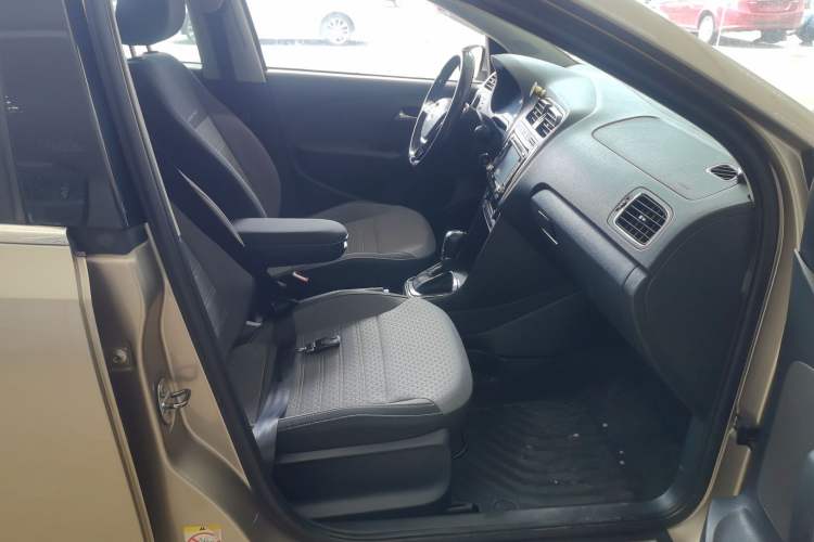 Used Volkswagen Polo 2014 1.6L Cross Polo Automatic