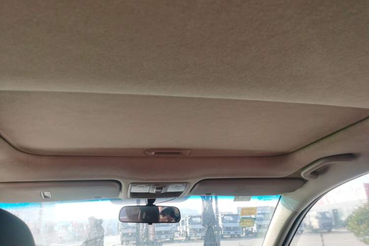 Used Kia K2 2015 Hatchback 1.4L AT GLS Cool Edition
