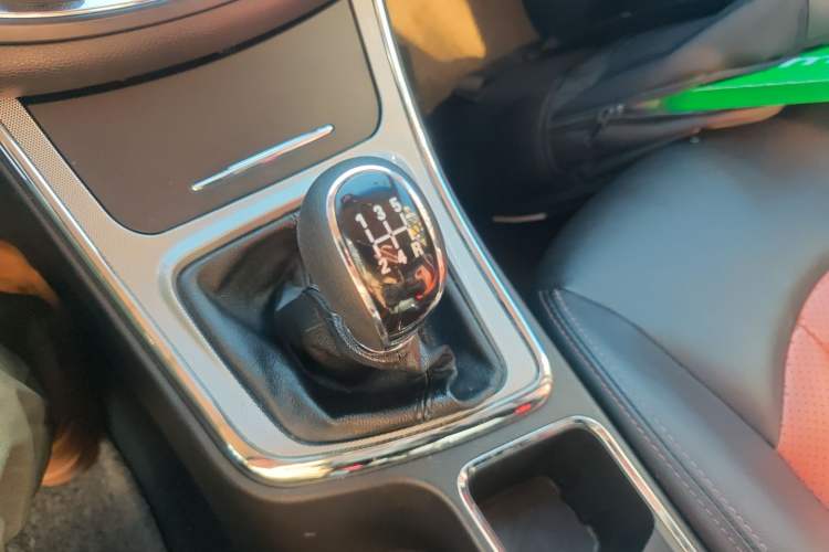 Used Baojun 560 2015 1.8L Manual Elite Model