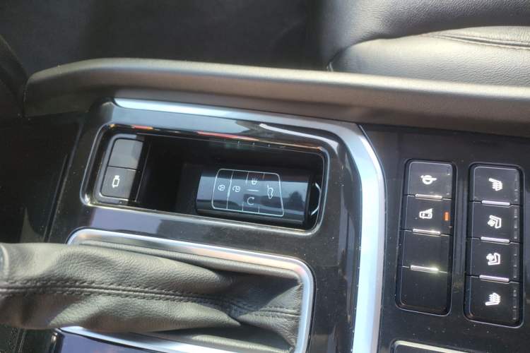 Used GAC Trumpchi GS8 2017 320T Two-Wheel Drive Luxury Smart Connectivity Version (7 Seats)