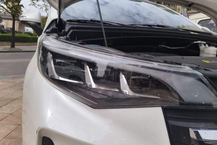 Used GAC Trumpchi M6 2021 PRO 270T Automatic Luxury Edition
