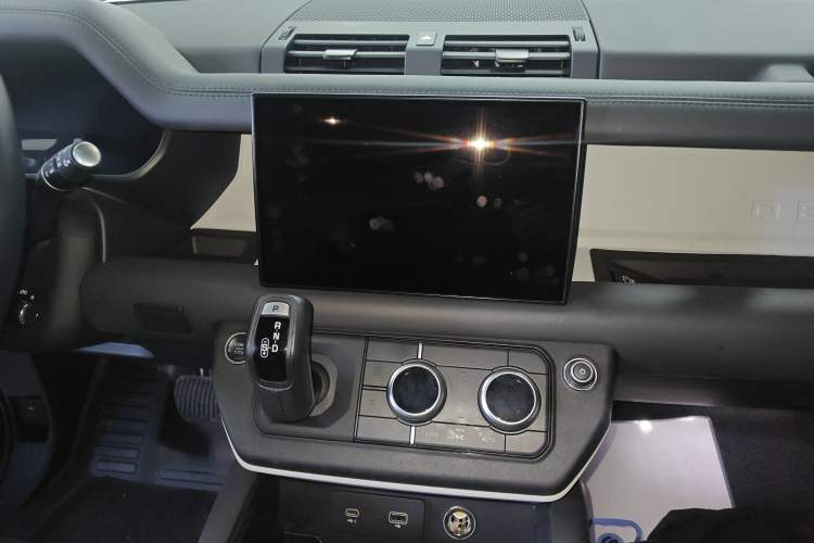 Used Land Rover Defender 2023 90 2.0T P300 X-DYNAMIC HSE