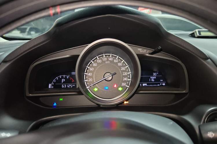 Used Mazda Mazda 3 Axela 2017 Sedan 1.5L Automatic Luxury Model Emission Standard China V
