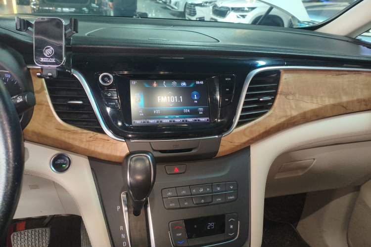 Used Buick GL8 2018 ES 28T Comfort Model China VI Standard