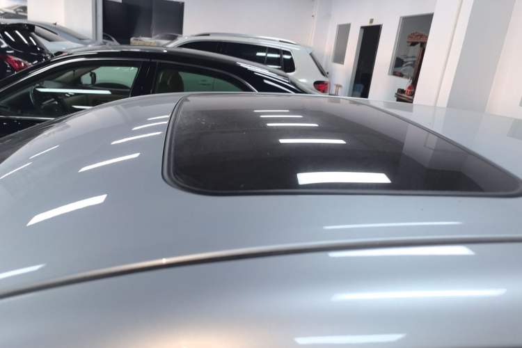 Used Toyota Corolla 2012 Luxurious Edition 1.8L CVT GL-i
