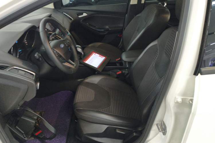 Used Ford Focus 2018 Sedan Classic 1.6L Automatic Trendy SmartDrive Edition
