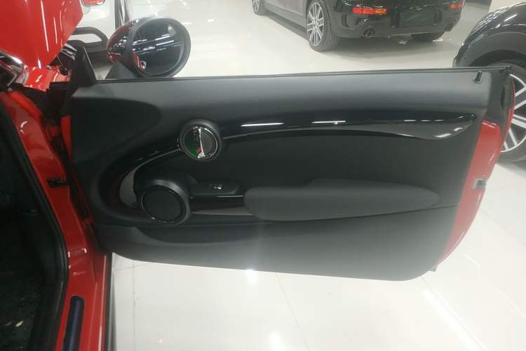 Used  MINI 2019 1.5T COOPER Racing Driver
