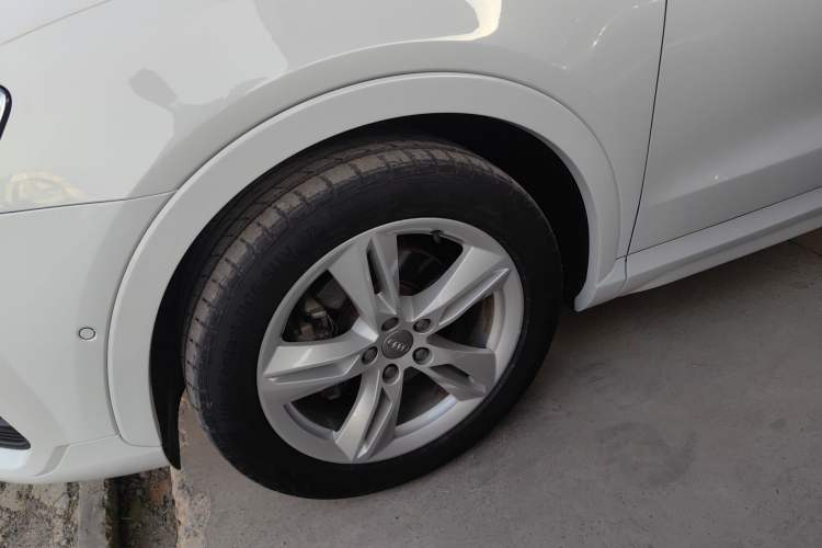 Used Audi Q3 2016 35 TFSI quattro all-wheel-drive style model
