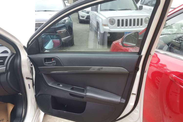 Used Mitsubishi Lancer EX 2014 Racing Edition 1.8L CVT Comfort Model
