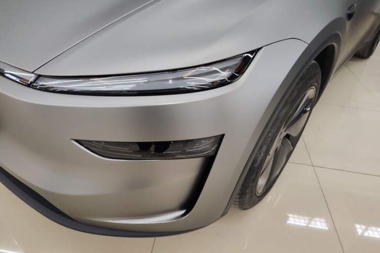 Used Tesla Model Y 2025 Rear-Wheel-Drive Version
