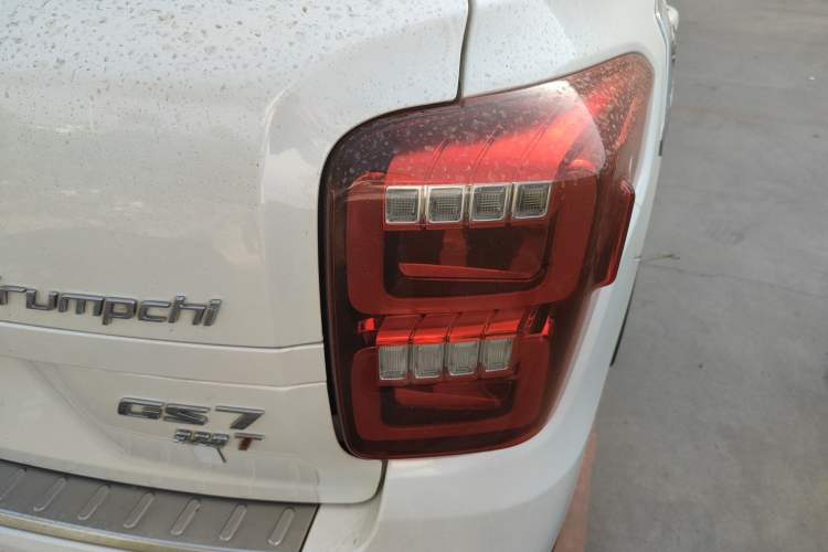 Used GAC Trumpchi GS7 2017 320T Two-Wheel-Drive Luxury Model
