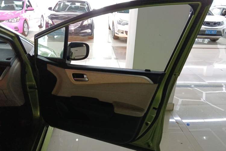 Used Honda Jade 2013 1.8L CVT Luxury Edition 5 seats
