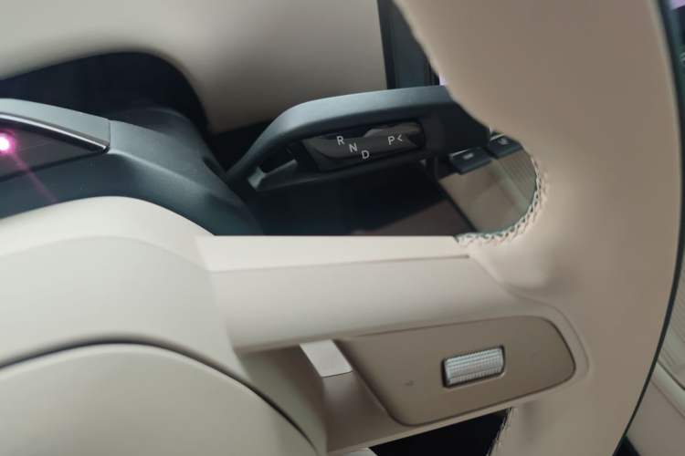 Used  YU7 2025 Ultra-Long Range High-Performance All-Wheel-Drive Max Edition