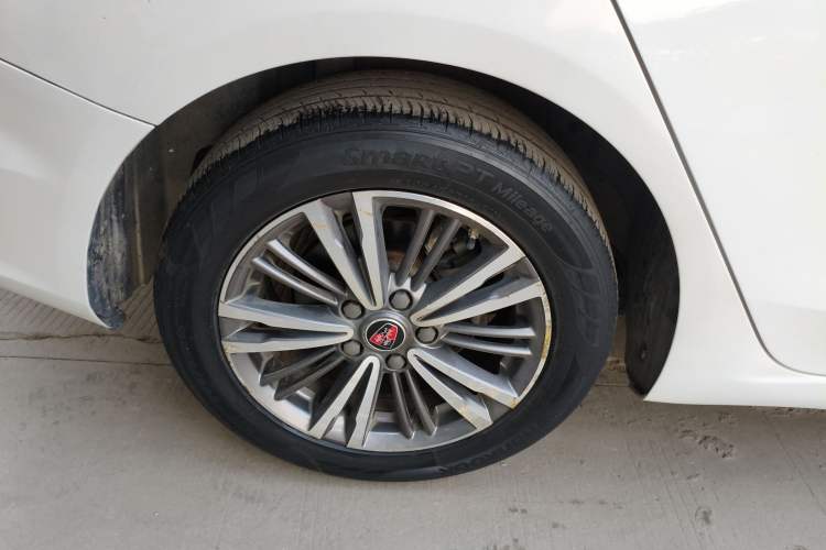 Used Roewe i5 2019 1.5L Automatic 4G Connected Langhao Edition

