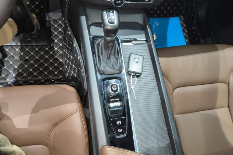 Used Volvo XC60 2021 T5 4x4 Smart Luxury Edition