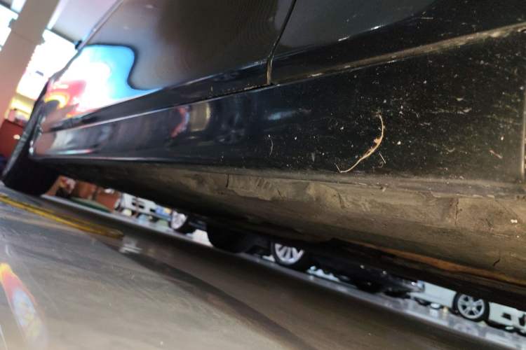 Used BMW 5 Series 2014 525Li Leading Model
