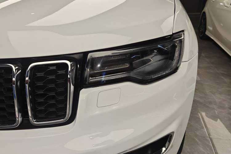 Used  Grand Cherokee (Import) 2016 3.0L Elite Navigation Edition
