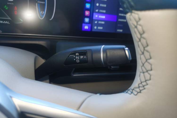 Used ORA Good Cat 2023 401 km Standard Range Luxury Version Lithium Iron Phosphate