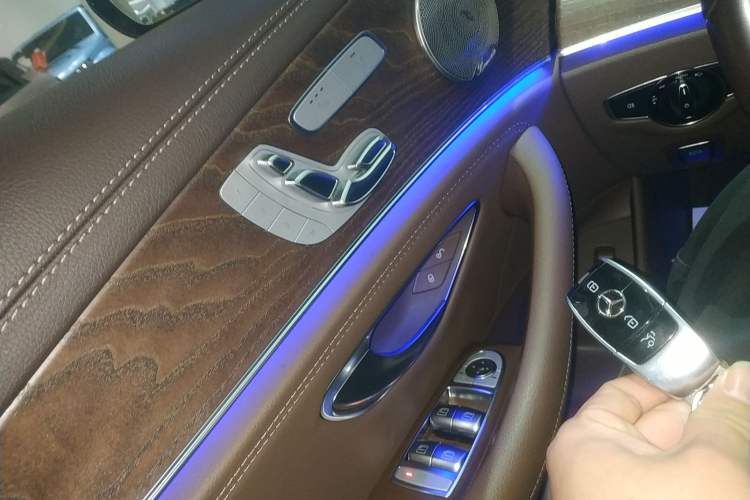 Used Mercedes-Benz E-Class 2023 Updated E 300 L Fashion Edition
