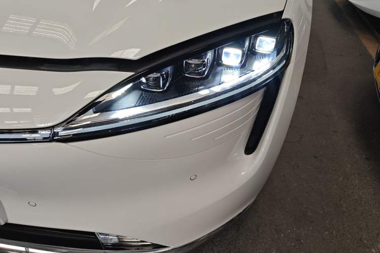 Used Hima Luxeed R7 2025 Range-Extended Version 251 km Max