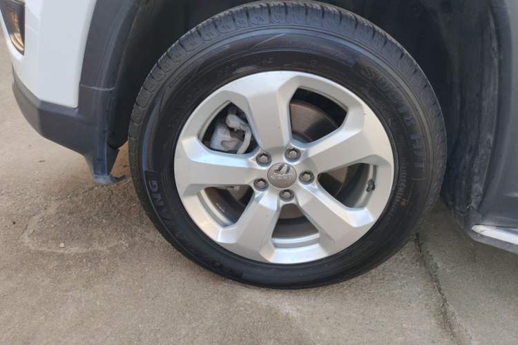 Used  Compass 2019 200T Automatic Family Edition - Connected Large Screen Version