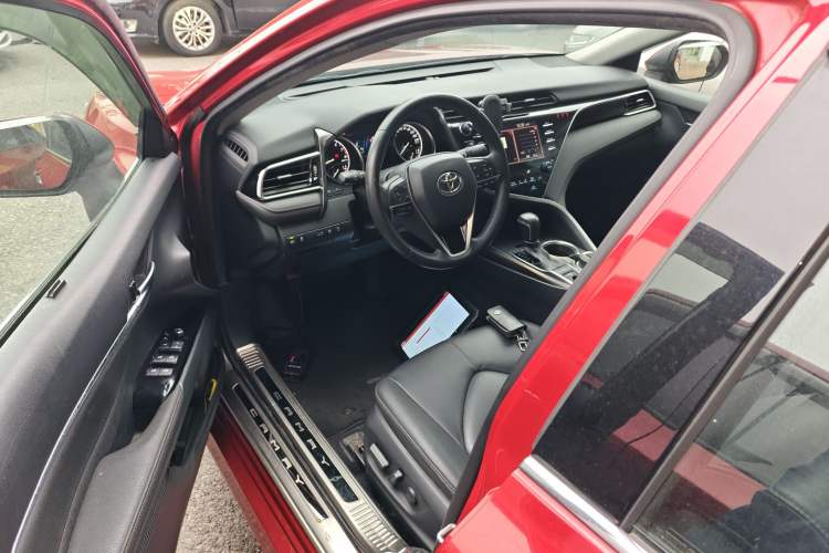 Used Toyota Camry 2018 2.5G Luxury Edition
