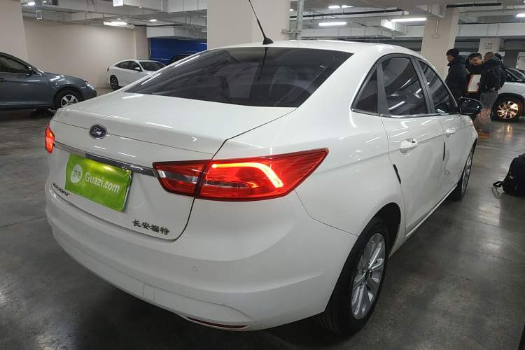 Used Ford Escort 2015 1.5L Automatic Fashion Model
