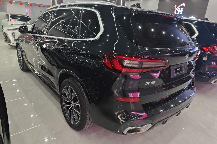 Used BMW X5 2022 Restyled xDrive 30Li Luxury Version M Sport Package
