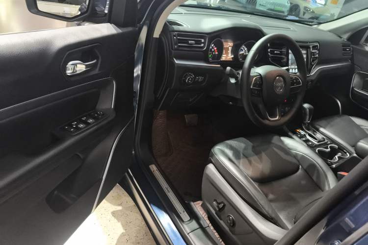 Used  Grand Commander 2022 2.0T Four-Wheel Drive Luxury Edition