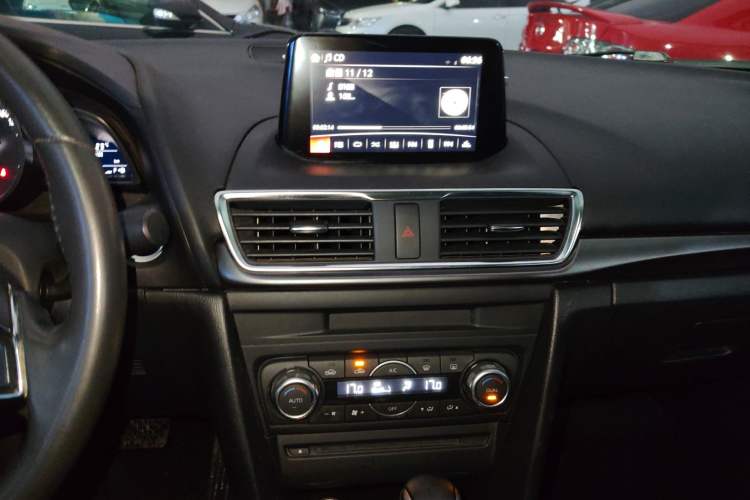 Used Mazda Mazda 3 Axela 2017 Sedan 2.0L Automatic Prestige Model China V Standard
