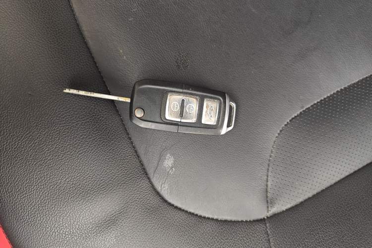 Used FAW Senya R7 2017 1.6L Manual Luxury Model
