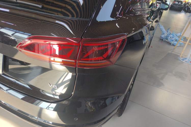 Used Volkswagen Touareg 2023 3.0 TSI Luxury Edition Obsidian Black Sport Package
