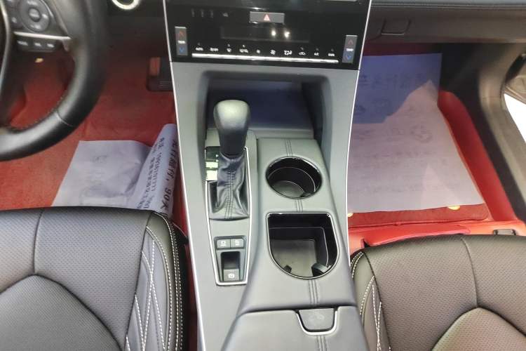 Used Toyota Avalon 2019 2.0L Ambition Edition China VI

