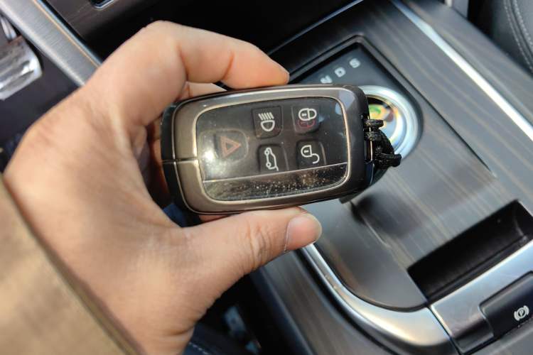 Used Land Rover Discovery Sport 2018 240 PS SE Version