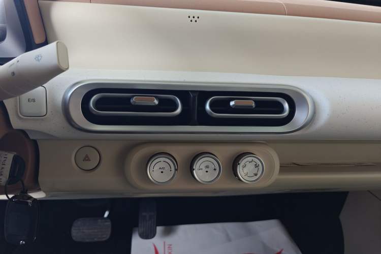 Used Wuling Hongguang MINIEV 2024 3rd Generation 215km Youth Edition